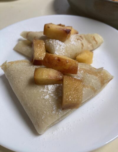 Ricotta guayaba crepe